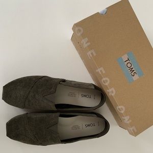 Brand New: Men’s Tarmac Micro Corduroy Toms